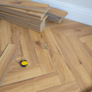 Natural Oak Robust Herringbone Flooring