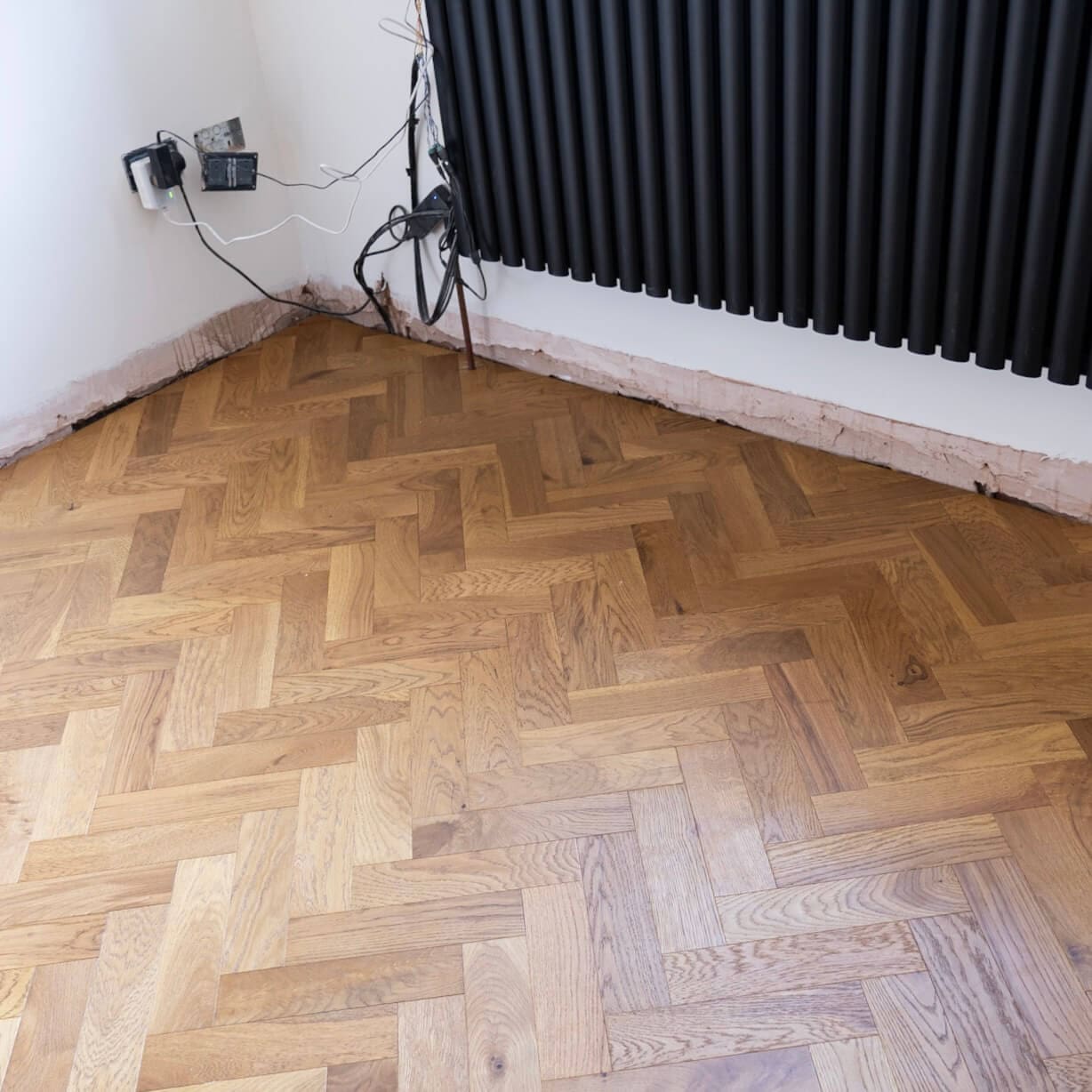 Cambridge Burnham Oak 10/3 x 80mm Golden Brushed Oiled Herringbone Engineered Wood Flooring