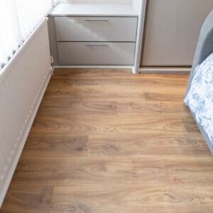 Classic 12mm Natural Medium Oak Laminate