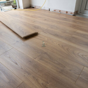 Natural Medium Oak Laminate Flooring - Home Classic
