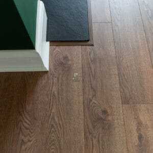 Cambridge 12mm Chestnut Oak AC5 Laminate Flooring