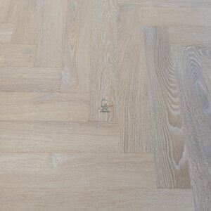 Click Almond Oak 12mm Herringbone Flooring