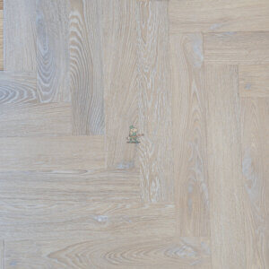 Almond Oak Herringbone AC4