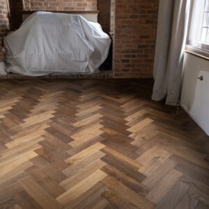 Riviera 18/4 x 90mm Chestnut Oak Herringbone Engineered Wood Flooring